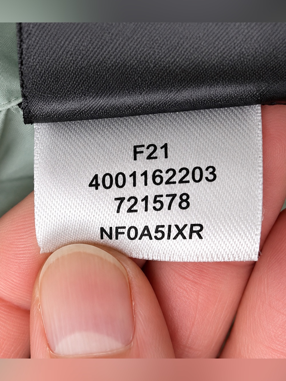 The North Face Women’s L Abstract Print Down Puffer Hooded Jacket - Picture 7 of 10